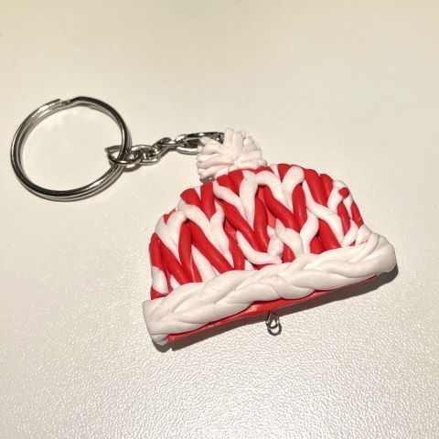 Nyckelring "stickad" mössa