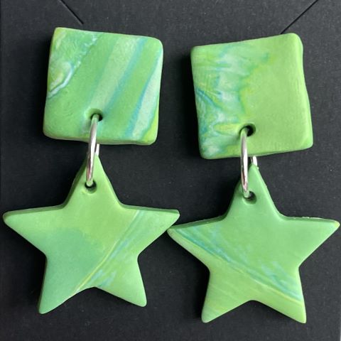 Stiftörhängen retro, ljusgrön melerad. Kvadrat och stjärna