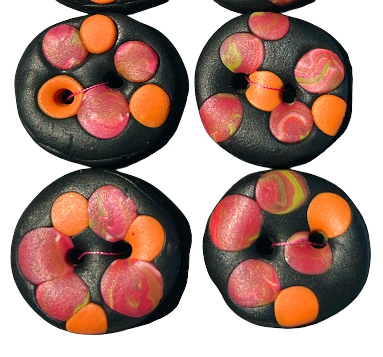 Handgjorda knappar svart/orange/röd