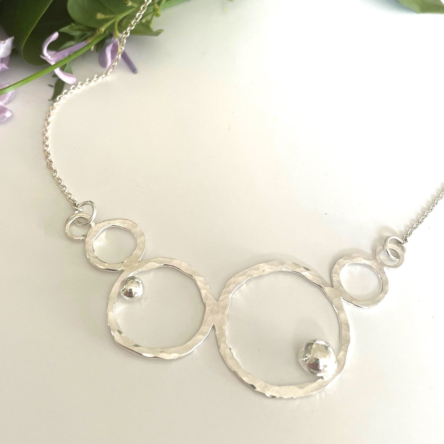 Halsband med kedja
