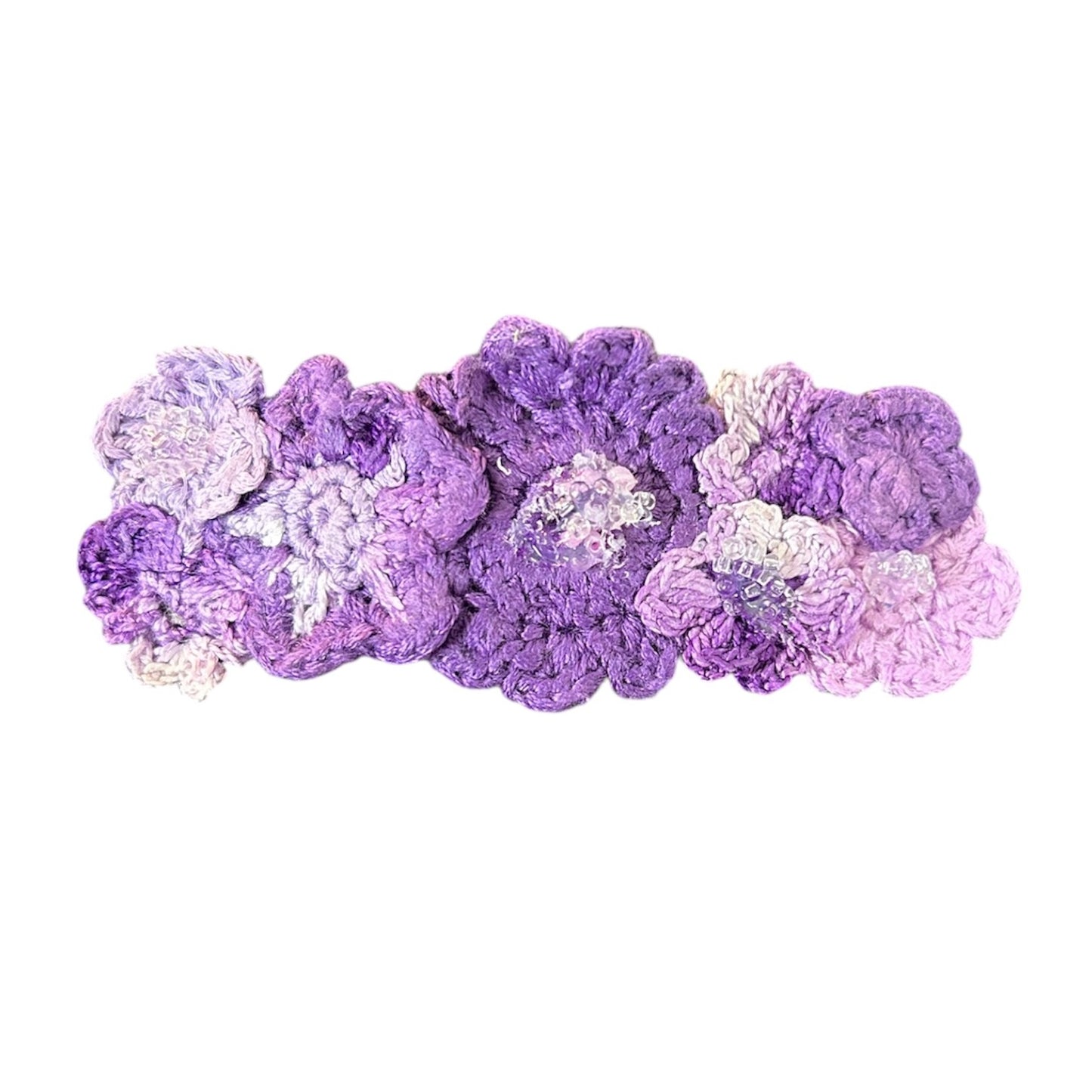 Hårspänne med virkade blommor och pärlor
