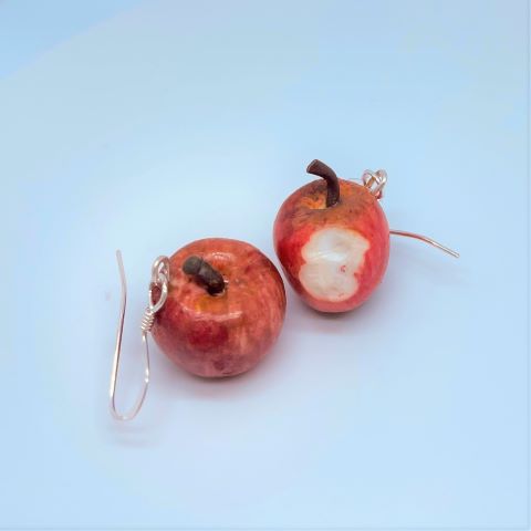 Örhängen rött äpple