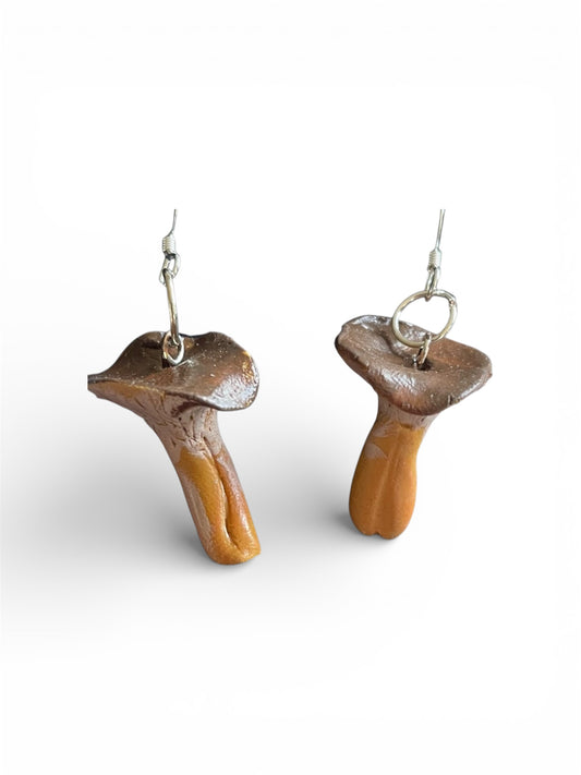 Örhängen trattkantarell