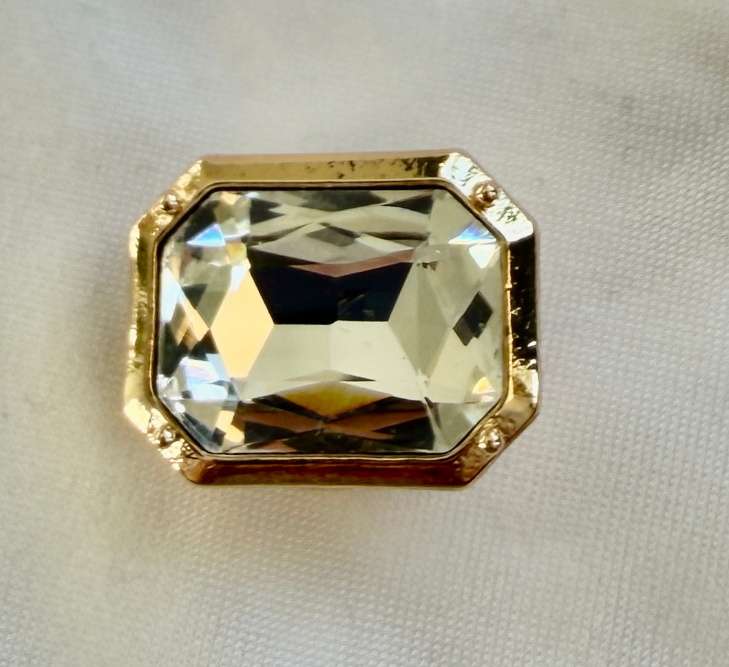 White Crystal Rectangle Button Charm Gold, singelpack
