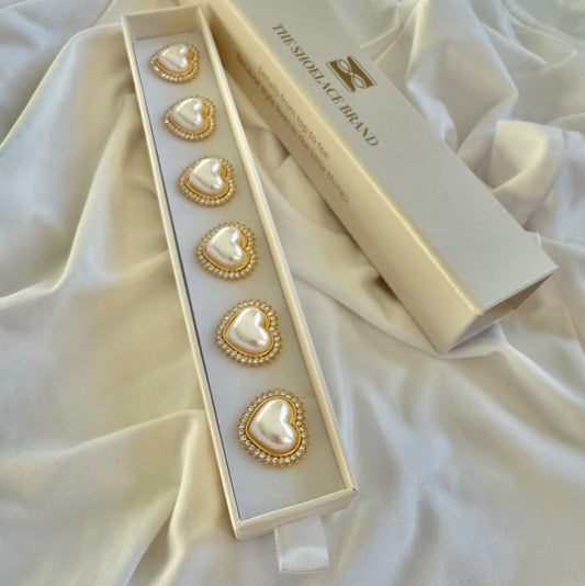 Pearl Heart Button Charm Gold, 6-pack inkl presentask