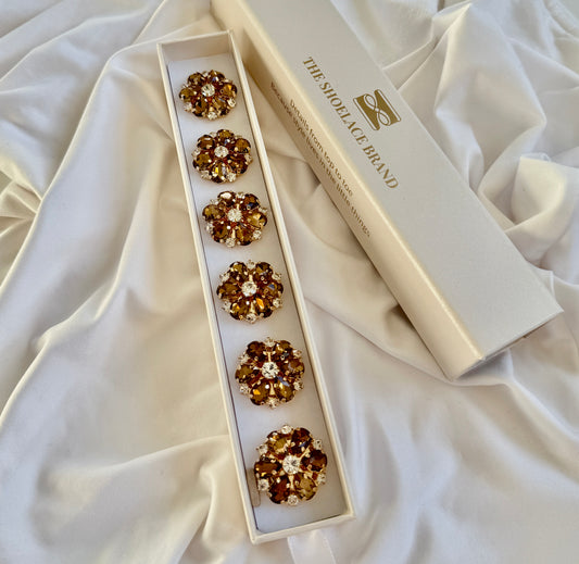 Brown Crystal Flower Button Charm Gold, 6-pack inkl presentask