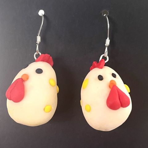 Örhängen vit prickig tupp