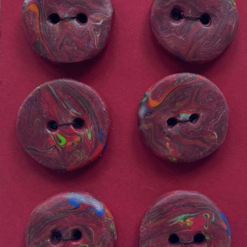 Handgjorda knappar multicolor (röd)